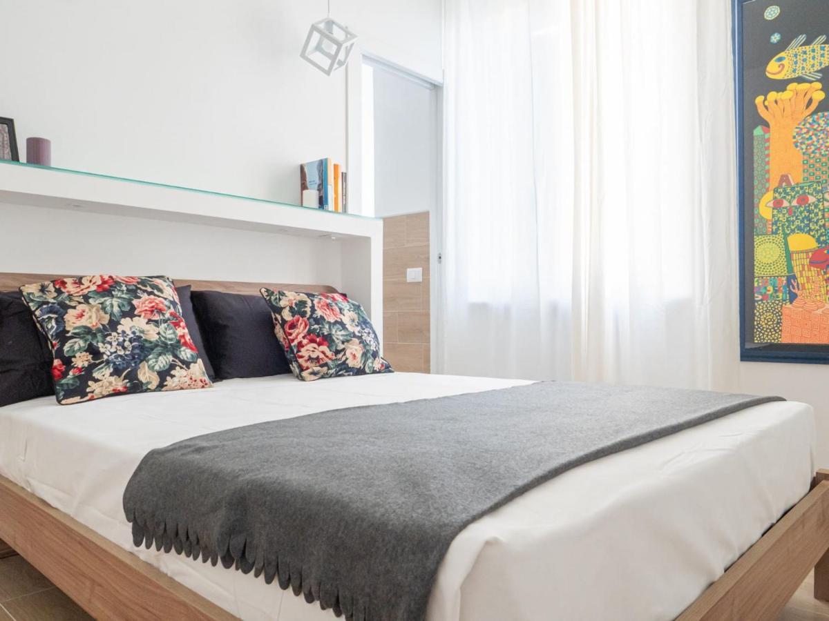 The Rent - Beautiful Two-bedroom Close To Cinque Giornate Square Apartment Milan