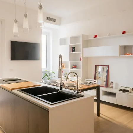 The Best Rent - Beautiful Two-Bedroom Apartment Close To Cinque Giornate Square Milan Exterior photo